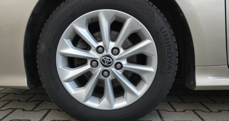 Toyota Corolla cena 72900 przebieg: 76000, rok produkcji 2020 z Krobia małe 106
